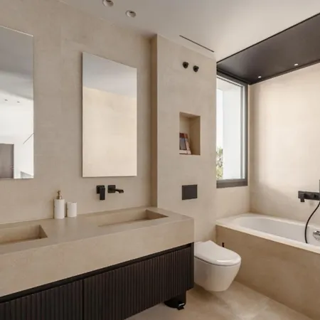 Manuel Catalan Apartment